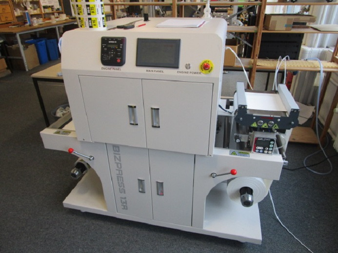 DIGITAL ETIKETTENDRUCKMASCHINE VP320C BIZPRESS 13R - Printing machinery: picture 1 DIGITAL ETIKETTENDRUCKMASCHINE VP320C BIZPRESS 13R - Printing machinery: picture 1