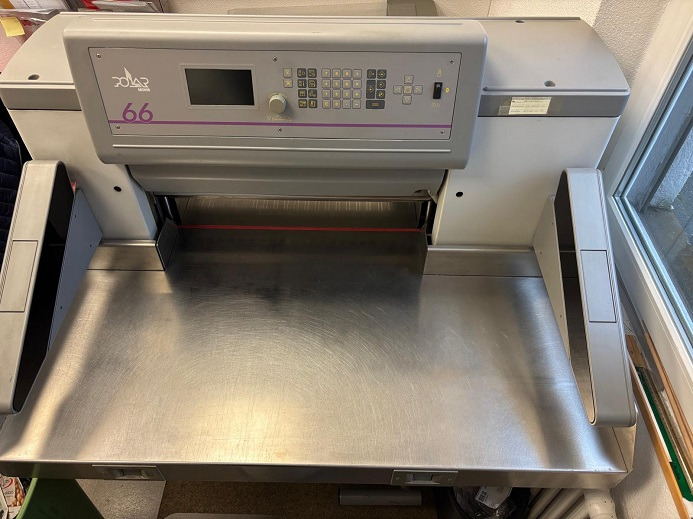 POLAR 66 - Paper cutting machine: picture 2 POLAR 66 - Paper cutting machine: picture 2