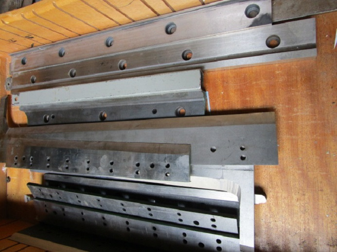 4 x ERSATZMESSERSATZ FÜR DREISCHNEIDER M.MARTINI E6 - Spare parts for Printing machinery: picture 1 4 x ERSATZMESSERSATZ FÜR DREISCHNEIDER M.MARTINI E6 - Spare parts for Printing machinery: picture 1