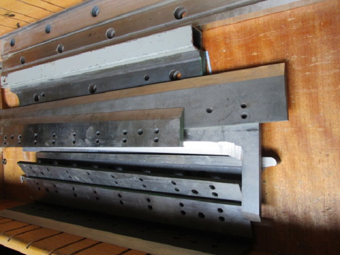 4 x ERSATZMESSERSATZ FÜR DREISCHNEIDER M.MARTINI E6 - Spare parts for Printing machinery: picture 3 4 x ERSATZMESSERSATZ FÜR DREISCHNEIDER M.MARTINI E6 - Spare parts for Printing machinery: picture 3