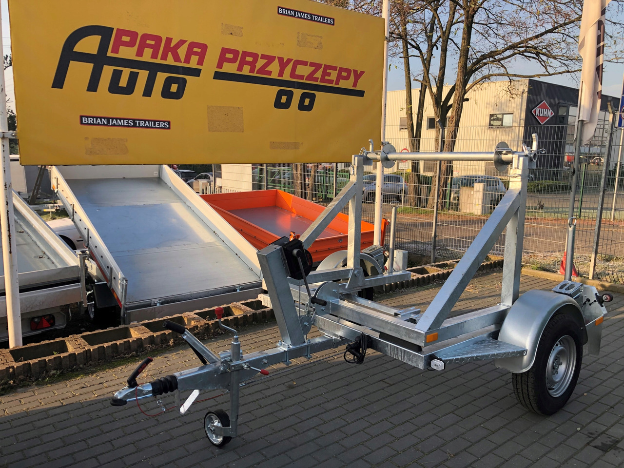 PRZYCZEPA KABLOWA POD BĘBEN KABLOWY ŚWIATŁOWÓD / CABLE TRAILER FOR FIBER OPTIC CABLE DRUM - Cable drum trailer: picture 2 PRZYCZEPA KABLOWA POD BĘBEN KABLOWY ŚWIATŁOWÓD / CABLE TRAILER FOR FIBER OPTIC CABLE DRUM - Cable drum trailer: picture 2