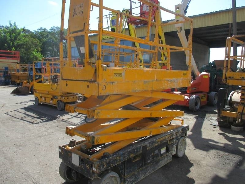 Scissor lift Haulotte Compact 8: picture 6