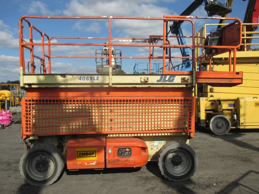 JLG 4069 LE - Scissor lift: picture 2 JLG 4069 LE - Scissor lift: picture 2