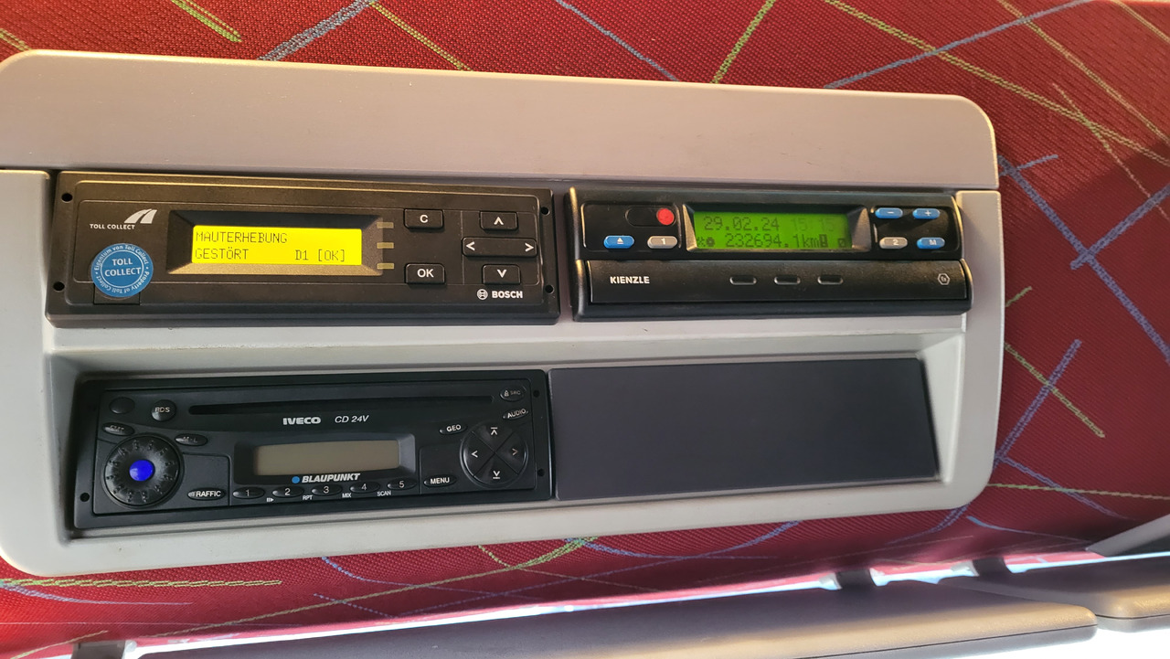 Truck IVECO MAGIRUS AT26 430: picture 18