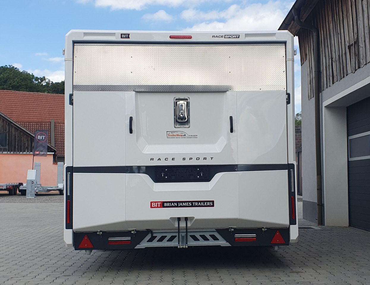 BRIAN JAMES TRAILERS NEW Race Sport - Autotransporter trailer: picture 3 BRIAN JAMES TRAILERS NEW Race Sport - Autotransporter trailer: picture 3
