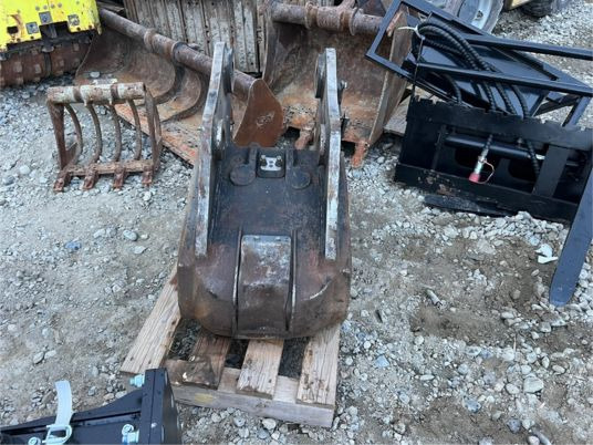 Attache rapide hydraulique Morin M6 - Quick coupler: picture 5 Attache rapide hydraulique Morin M6 - Quick coupler: picture 5