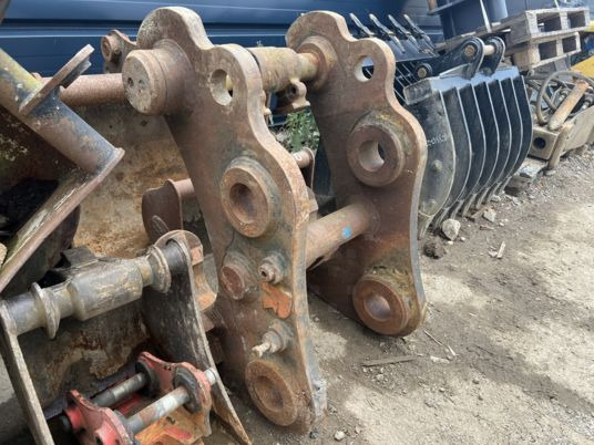 Attache rapide mécanique Morin M7 - Quick coupler: picture 1 Attache rapide mécanique Morin M7 - Quick coupler: picture 1