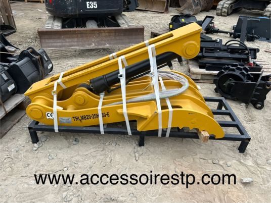 Pouce hydraulique pour pelle 18T - 24T - Attachment for Construction machinery: picture 1 Pouce hydraulique pour pelle 18T - 24T - Attachment for Construction machinery: picture 1