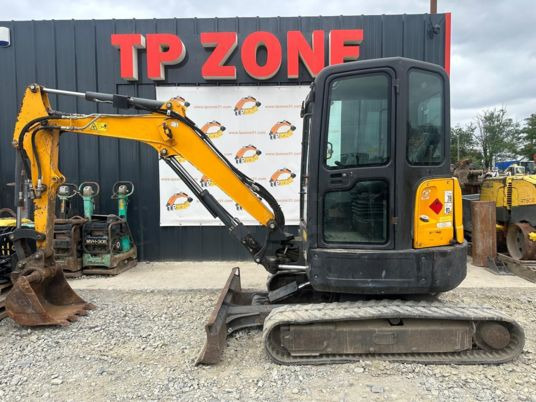 Bobcat E35 Cabine à 23 500 € HT - Mini excavator: picture 2 Bobcat E35 Cabine à 23 500 € HT - Mini excavator: picture 2