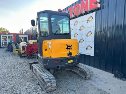 Bobcat E35 Cabine à 23500 € HT - Mini excavator: picture 4 Bobcat E35 Cabine à 23500 € HT - Mini excavator: picture 4