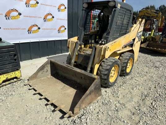 Gehl 3840 - Skid steer loader: picture 4 Gehl 3840 - Skid steer loader: picture 4