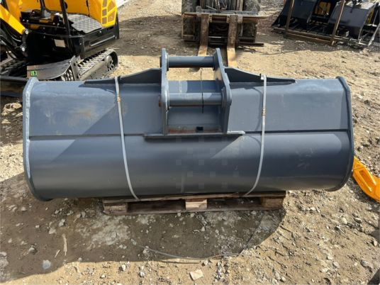 Godet 1M80 - axe 65 mm - Bucket: picture 5 Godet 1M80 - axe 65 mm - Bucket: picture 5