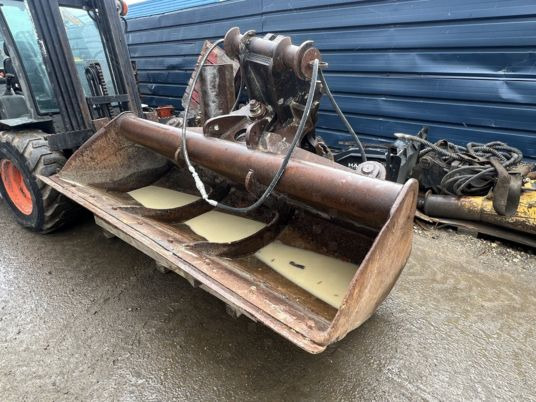 Godet de curage inclinable Morin M7 - Excavator bucket: picture 2 Godet de curage inclinable Morin M7 - Excavator bucket: picture 2