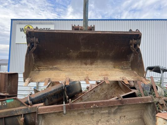 Godet dropp 4-1 Morin M4 - Excavator bucket: picture 1 Godet dropp 4-1 Morin M4 - Excavator bucket: picture 1