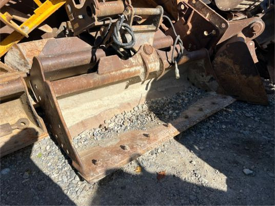 Godet inclinable S60 - Bucket: picture 1 Godet inclinable S60 - Bucket: picture 1