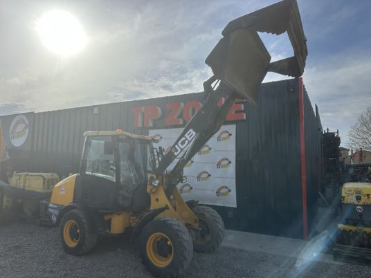 JCB 406 à 23500 € HT - Compact loader: picture 3 JCB 406 à 23500 € HT - Compact loader: picture 3