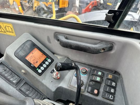 Mini excavator Yanmar VIO80-1A à 37500 € HT: picture 10