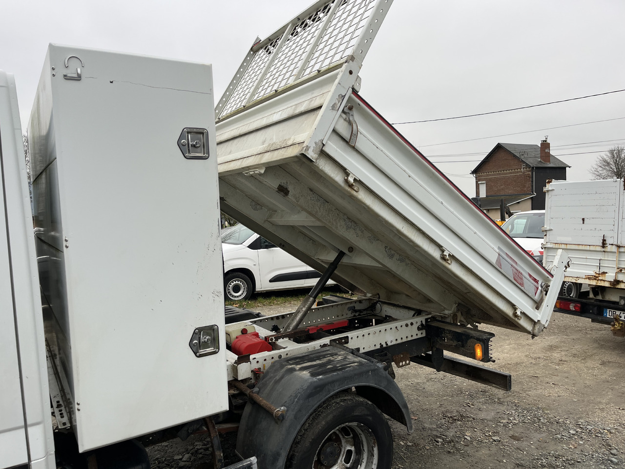 Tipper van Iveco Daily 35-170: picture 11