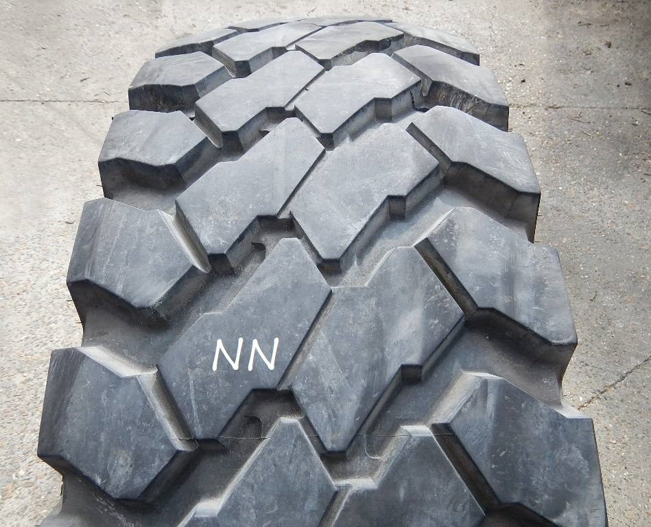 Continental 14.00R20 HCS - USED NN 95% - Tire for Truck: picture 2 Continental 14.00R20 HCS - USED NN 95% - Tire for Truck: picture 2