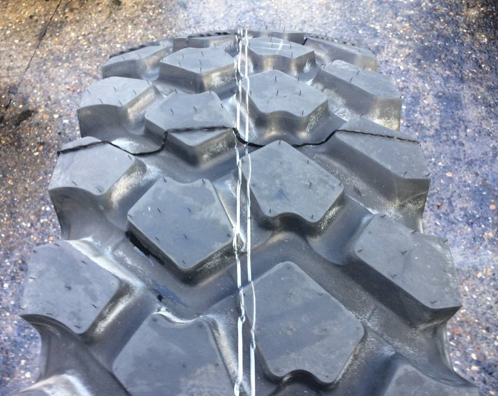 Michelin 16.00R20 XZL - NEW (DEMO) - Tire for Truck: picture 2 Michelin 16.00R20 XZL - NEW (DEMO) - Tire for Truck: picture 2