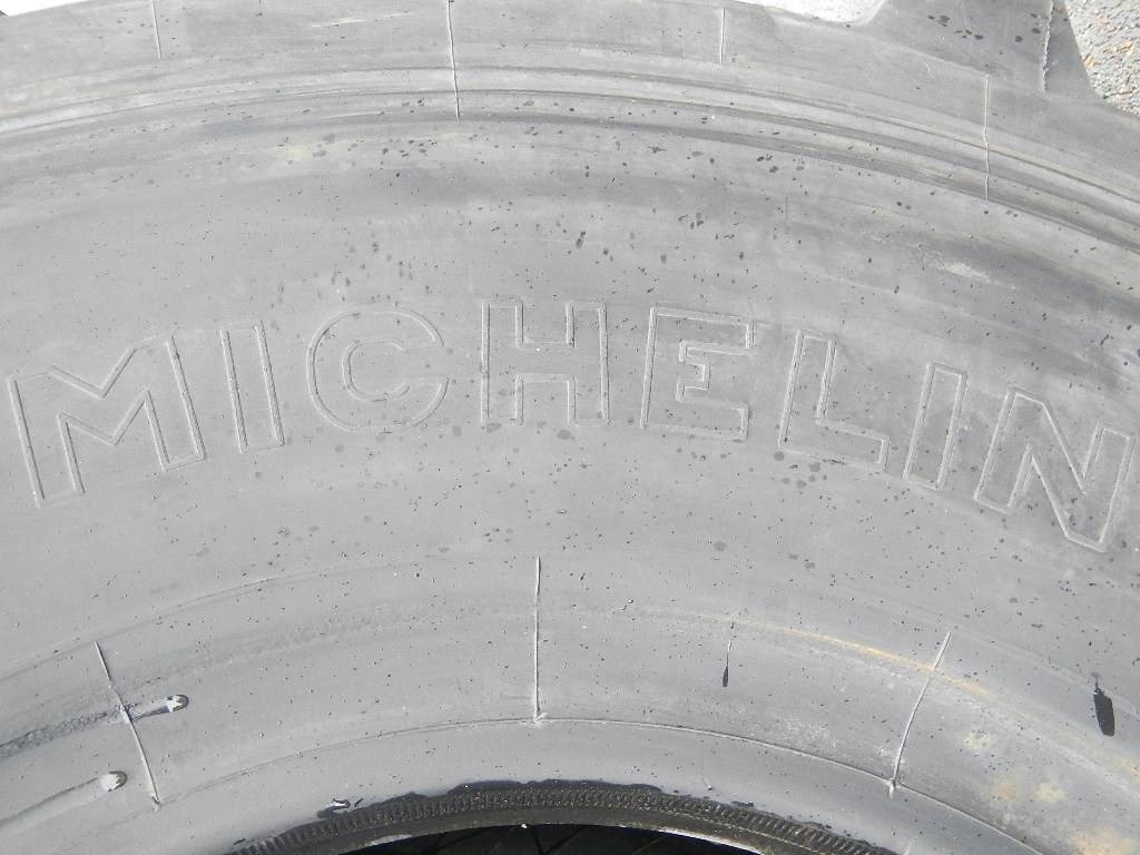 Michelin 23.5R25 XL B - USED AA - Tire for Construction machinery: picture 3 Michelin 23.5R25 XL B - USED AA - Tire for Construction machinery: picture 3