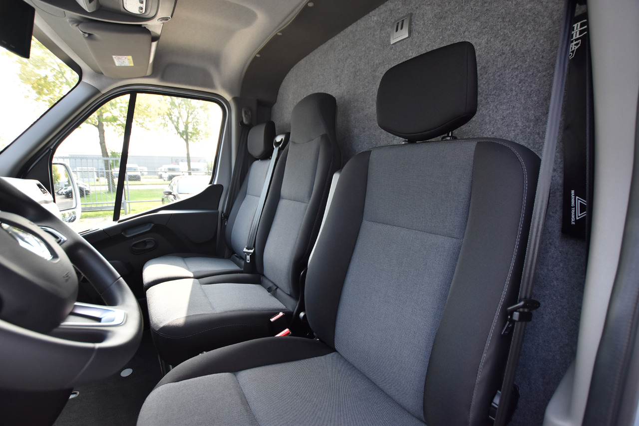 New Panel van for transportation of animals Renault Master: picture 9