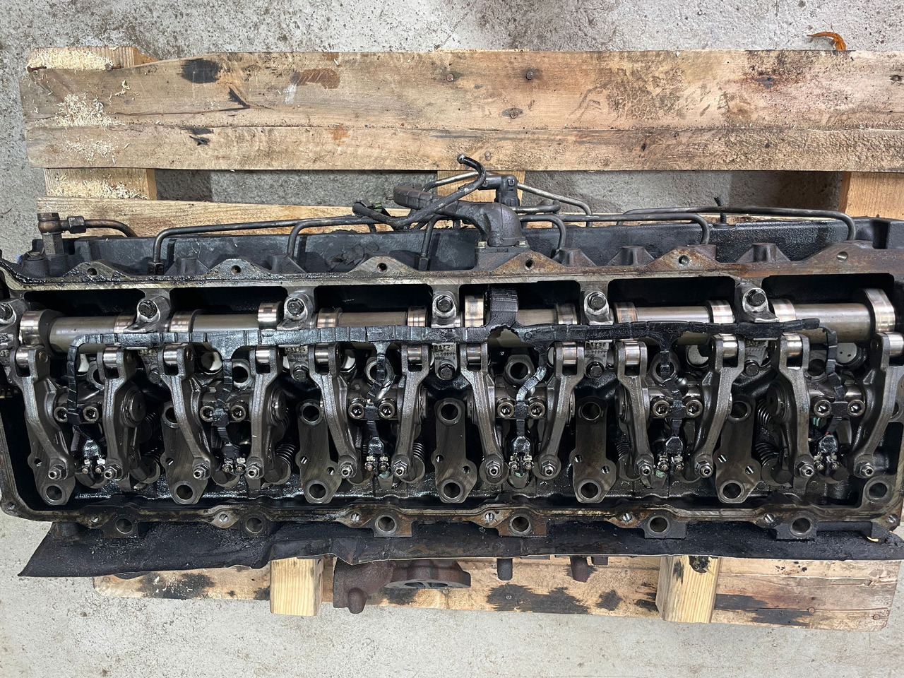 MAN Motor MAN Lions City D2066 LUH 52 Zylinderkopf Nockenwelle - Cylinder head for Bus: picture 3 MAN Motor MAN Lions City D2066 LUH 52 Zylinderkopf Nockenwelle - Cylinder head for Bus: picture 3