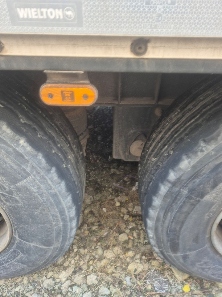 WIELTON NS3 - Closed box semi-trailer: picture 4 WIELTON NS3 - Closed box semi-trailer: picture 4