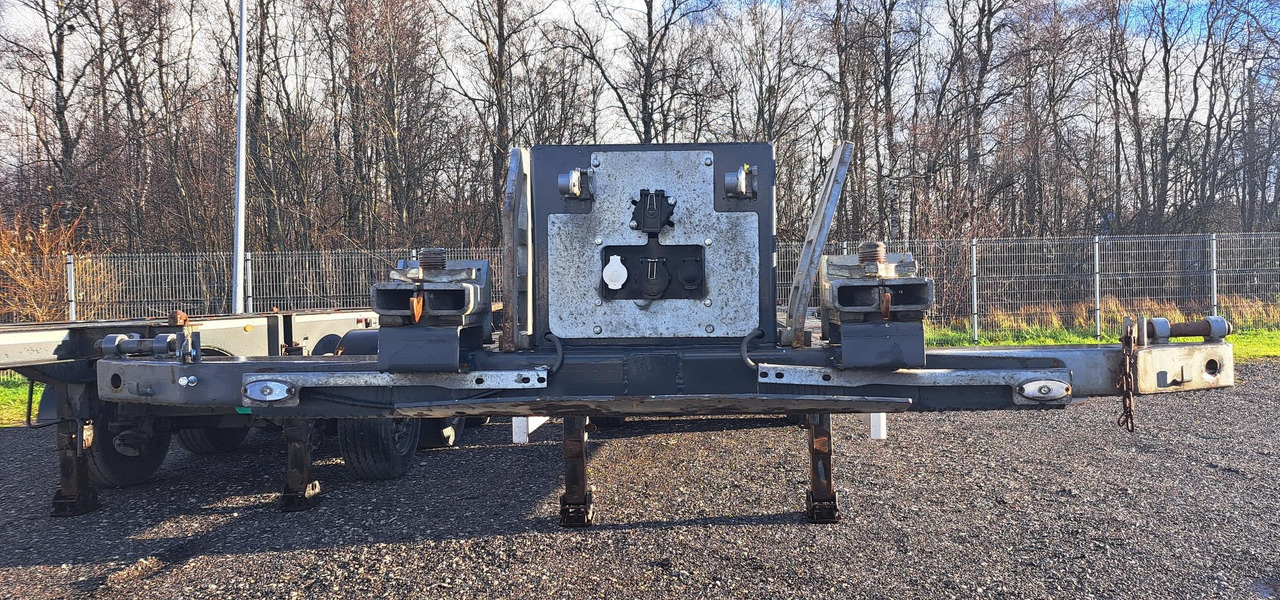 RENDERS EURO 922 - Container transporter/ Swap body semi-trailer: picture 3 RENDERS EURO 922 - Container transporter/ Swap body semi-trailer: picture 3