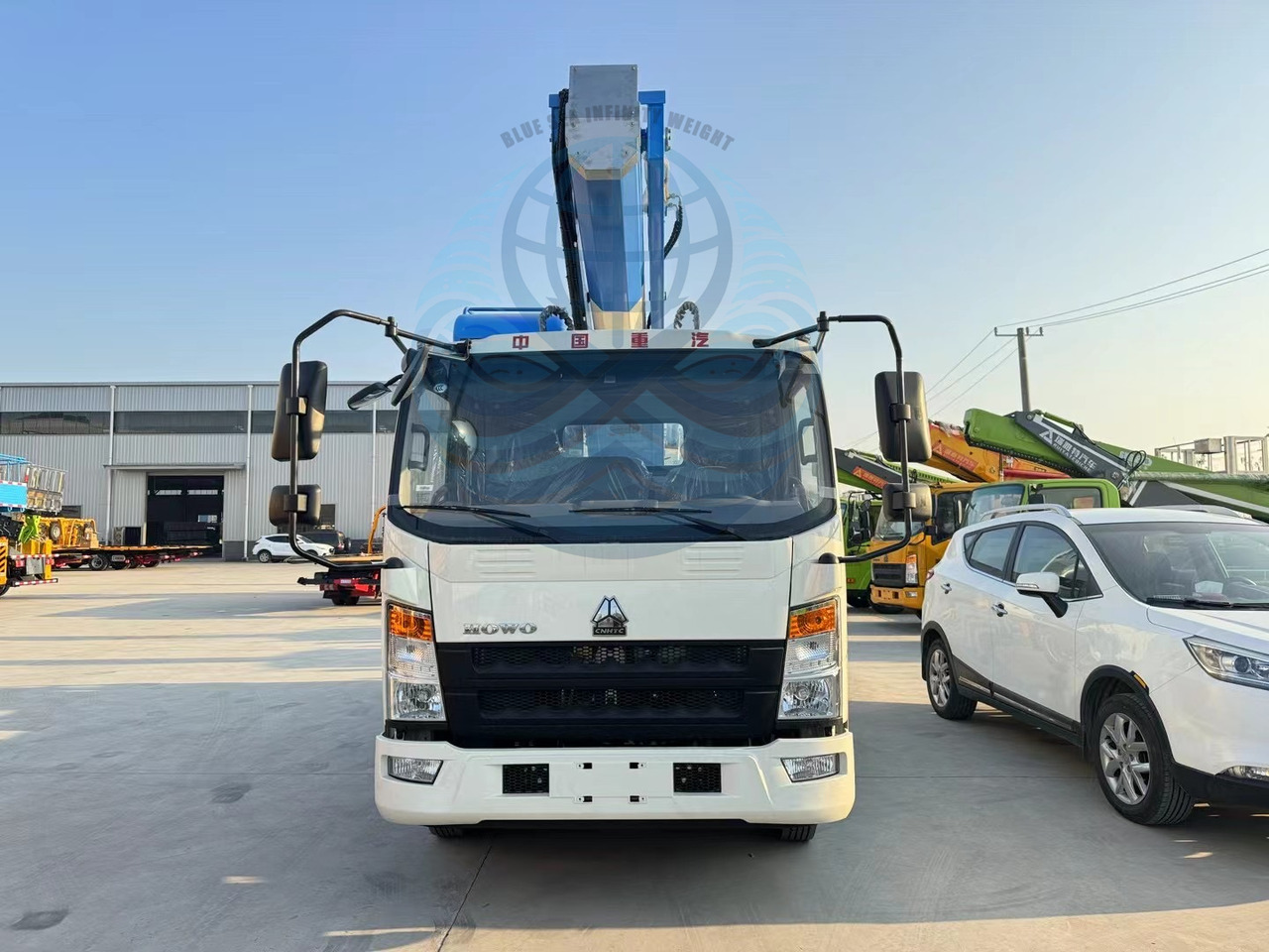 SINOTRUK HOWO 45ft-69ft - Truck mounted aerial platform: picture 2 SINOTRUK HOWO 45ft-69ft - Truck mounted aerial platform: picture 2