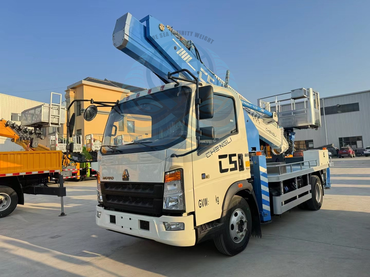 SINOTRUK HOWO 45ft-69ft - Truck mounted aerial platform: picture 3 SINOTRUK HOWO 45ft-69ft - Truck mounted aerial platform: picture 3