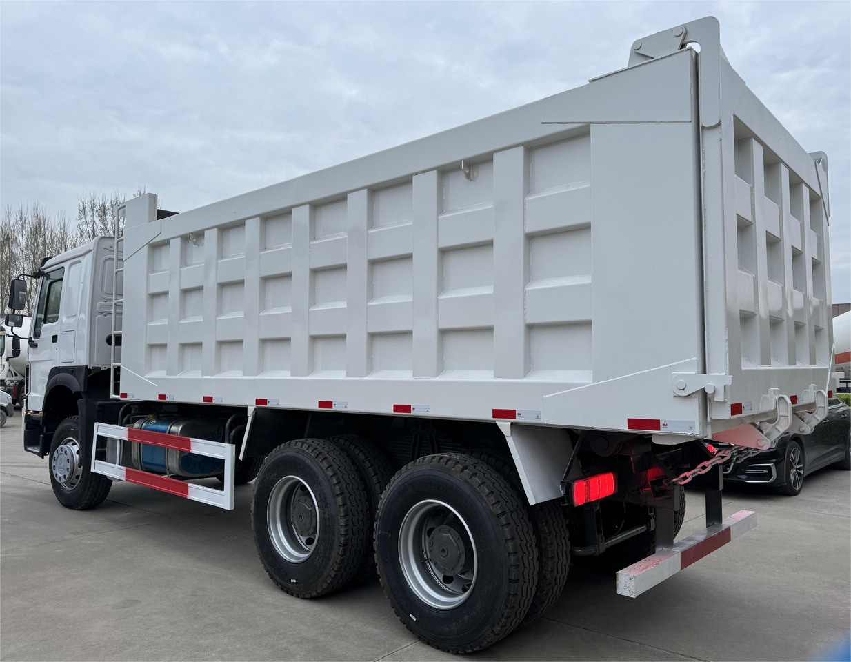 Sinotruk HOWO 371 dump truck tipper - Tipper: picture 2 Sinotruk HOWO 371 dump truck tipper - Tipper: picture 2