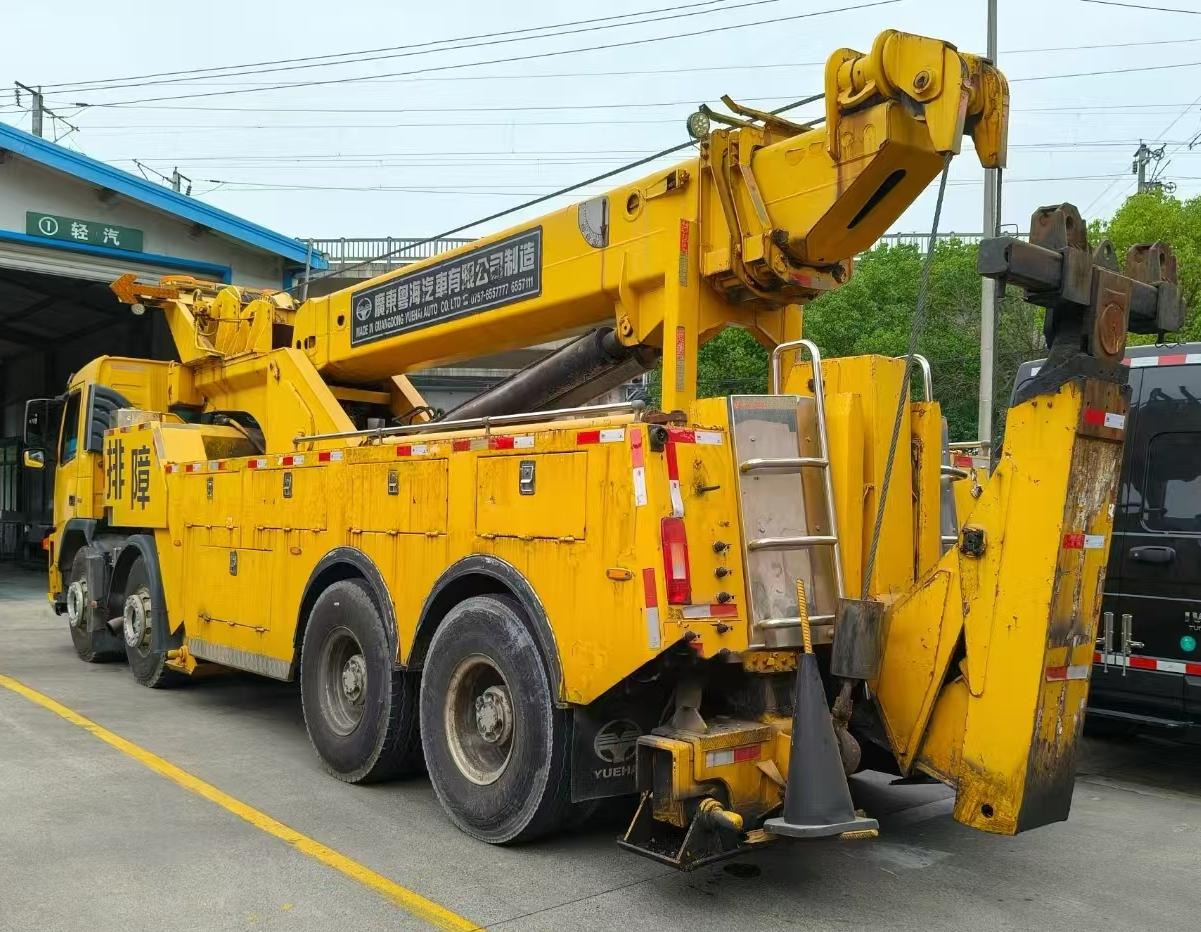 VOLVO FM12 - Tow truck: picture 2 VOLVO FM12 - Tow truck: picture 2