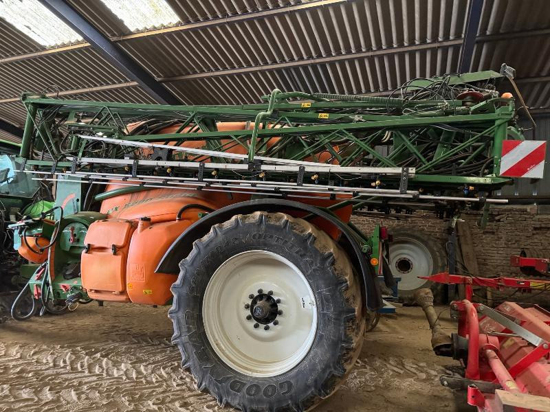 AMAZONE UX5200 - Trailed sprayer: picture 2 AMAZONE UX5200 - Trailed sprayer: picture 2