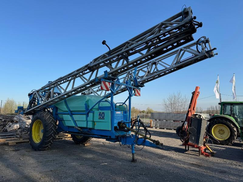 BERTHOUD MAXXOR 40 - Trailed sprayer: picture 5 BERTHOUD MAXXOR 40 - Trailed sprayer: picture 5
