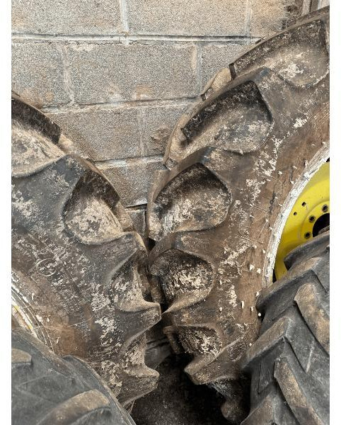 JOHN DEERE 6230 - Farm tractor: picture 4 JOHN DEERE 6230 - Farm tractor: picture 4