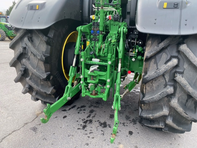 JOHN DEERE 6R215 - Farm tractor: picture 5 JOHN DEERE 6R215 - Farm tractor: picture 5