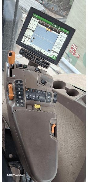 JOHN DEERE 7310R - Farm tractor: picture 5 JOHN DEERE 7310R - Farm tractor: picture 5