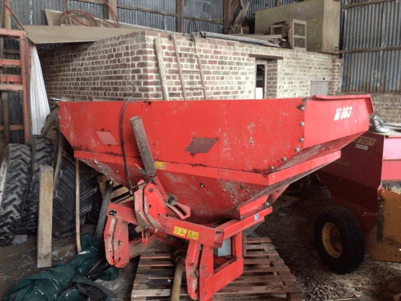 KUHN MDS732 - Fertilizer spreader: picture 1 KUHN MDS732 - Fertilizer spreader: picture 1
