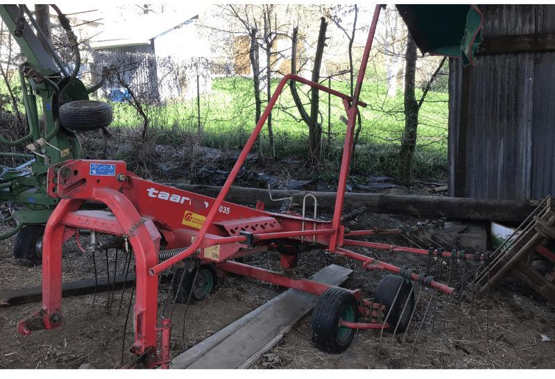 TAARUP 9035 - Tedder/ Rake: picture 4 TAARUP 9035 - Tedder/ Rake: picture 4