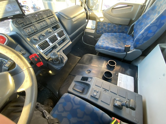 Autotransporter truck for transportation of bulk materials IVECO EuroCargo 90E220: picture 16