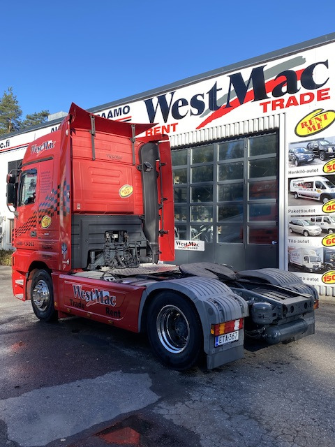 Mercedes-Benz 1832 Mega Space Cabin CLEAN - Tractor unit: picture 5 Mercedes-Benz 1832 Mega Space Cabin CLEAN - Tractor unit: picture 5