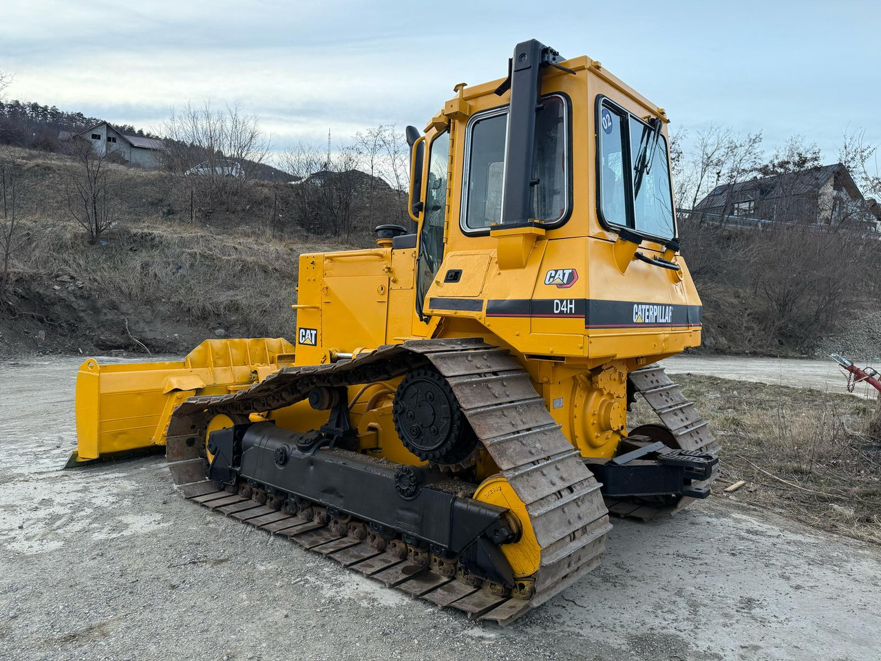 CATERPILLAR D4H BULLDOZER - Bulldozer: picture 4 CATERPILLAR D4H BULLDOZER - Bulldozer: picture 4