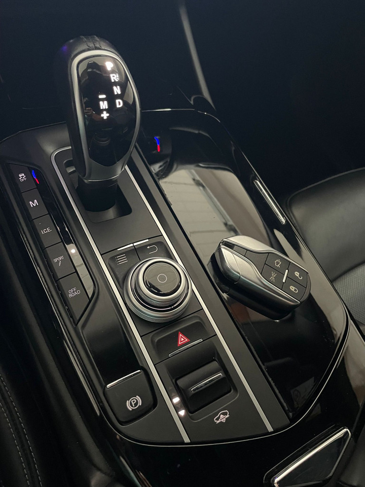 SUV MASERATI LEVANTE 4X4: picture 12