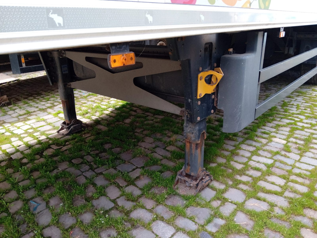 Refrigerator semi-trailer Schmitz Cargobull SCB S3B Refrigerated Semi-trailer: picture 8 Refrigerator semi-trailer Schmitz Cargobull SCB S3B Refrigerated Semi-trailer: picture 8