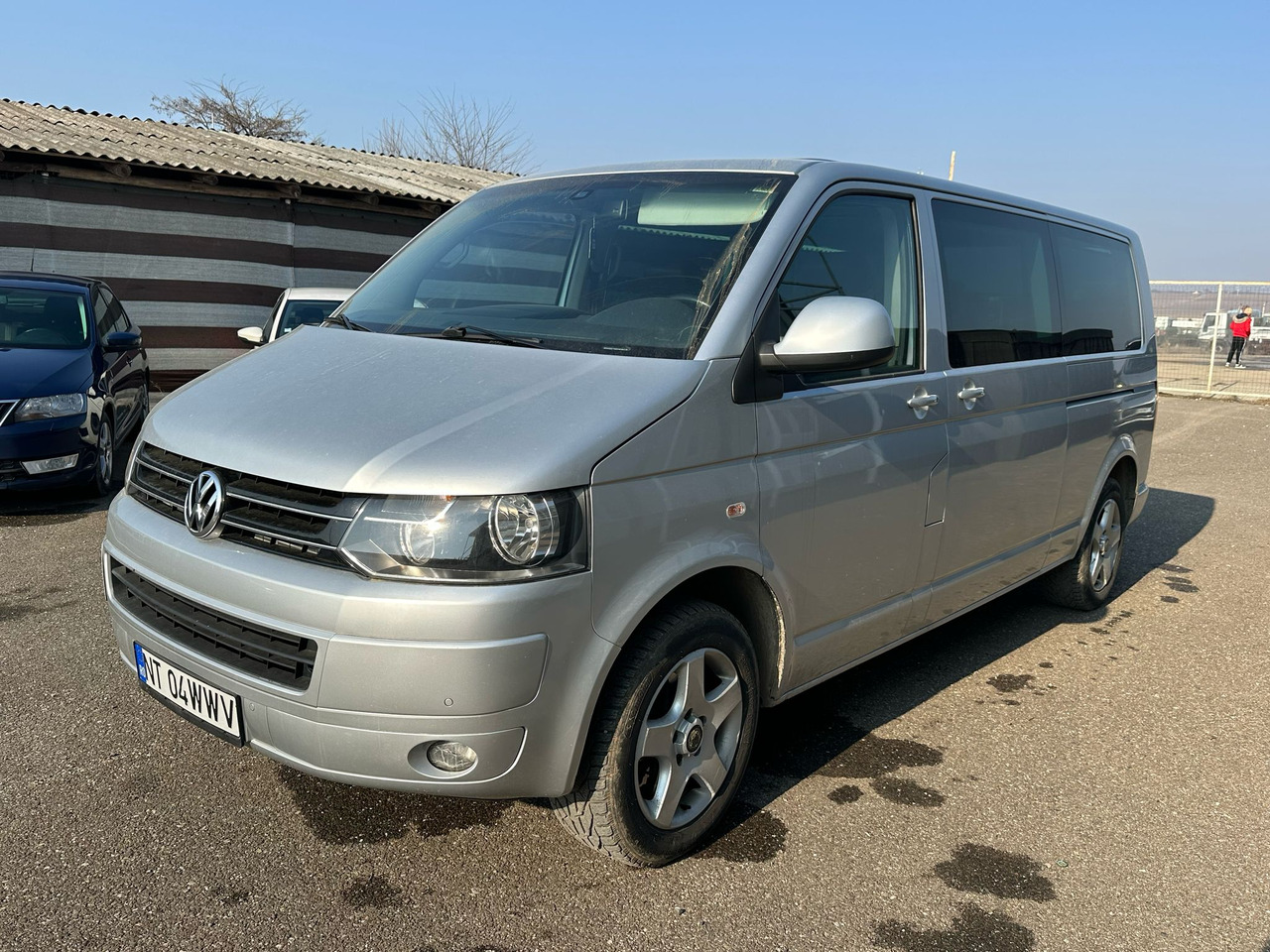 VOLKSWAGEN MULTIVAN - Passenger van: picture 1 VOLKSWAGEN MULTIVAN - Passenger van: picture 1