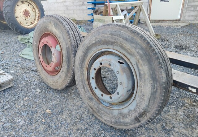 11R22.5 Kuorma-auton renkaat - 2kpl - Tire for Truck: picture 1 11R22.5 Kuorma-auton renkaat - 2kpl - Tire for Truck: picture 1