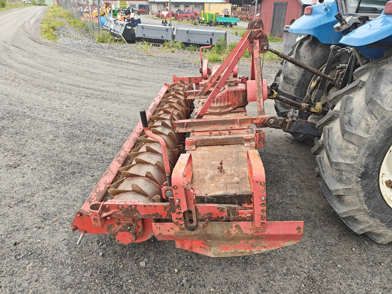Belarus 280cm vaakatasojyrsin haineväpakkerilla, katso video! - Power harrow: picture 4 Belarus 280cm vaakatasojyrsin haineväpakkerilla, katso video! - Power harrow: picture 4