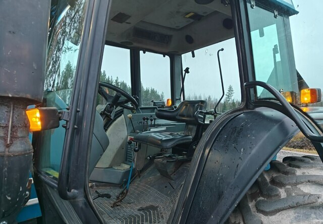 Farm tractor Ford County 1124 - kutoskoneella - KATSO VIDEO: picture 20