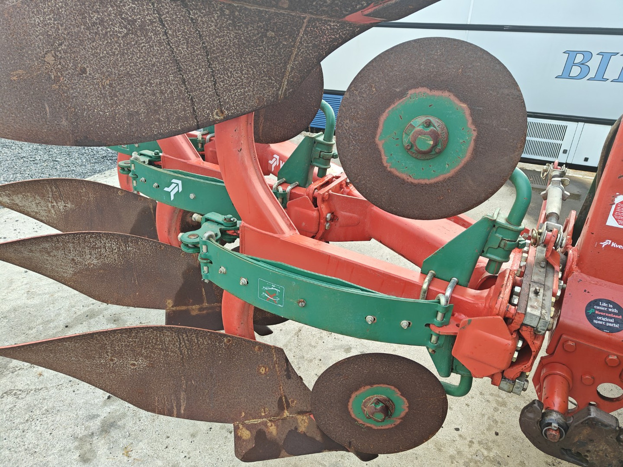 KVERNELAND E 160-8 - 3-siipinen paluuaura - Plow: picture 5 KVERNELAND E 160-8 - 3-siipinen paluuaura - Plow: picture 5